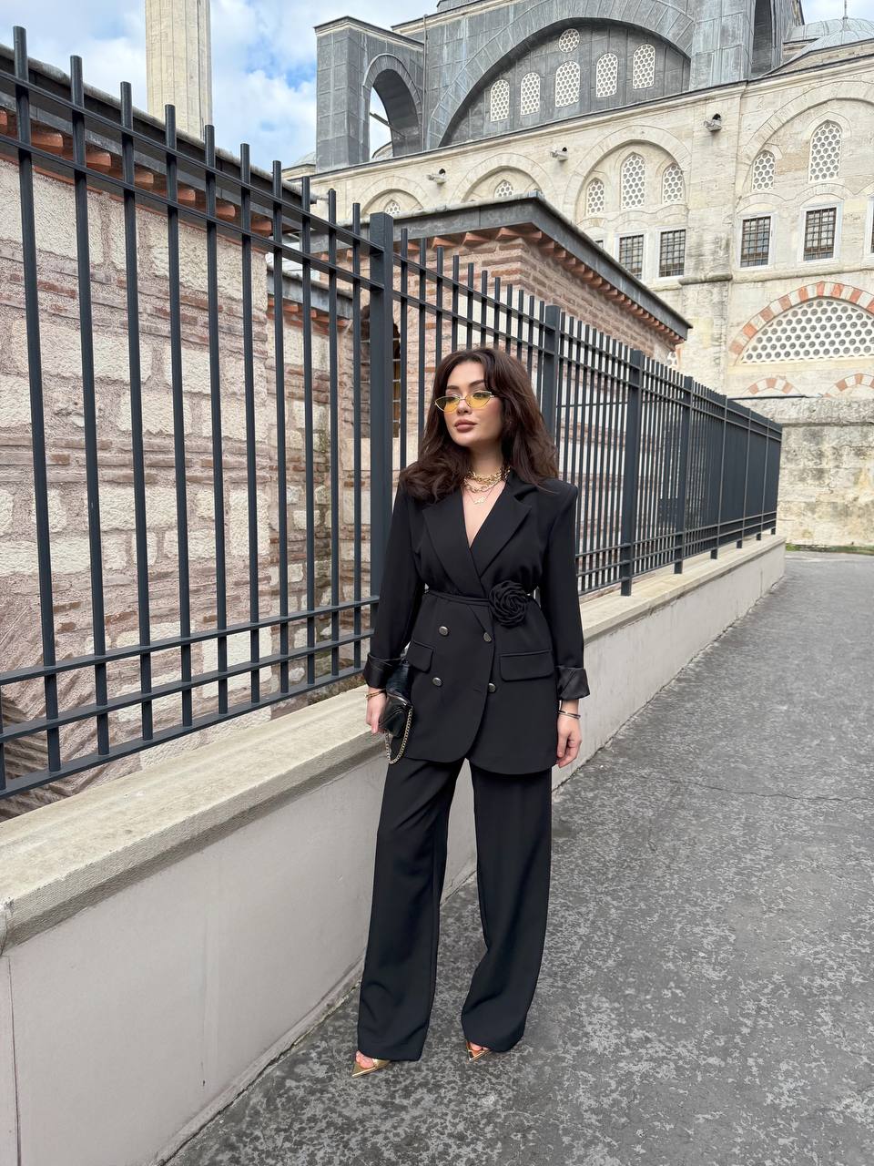 Zarif Düğmeli Gül Kemerli Kadın Blazer Ceket ve Palazzo Pantolon Takım