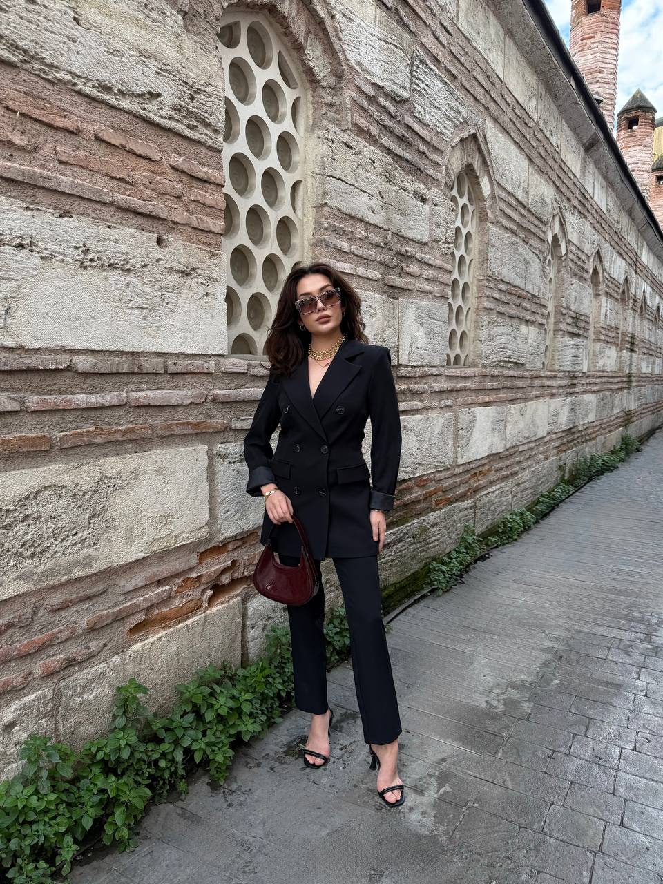 Şık Düğmeli Kadın Blazer Ceket ve Sigaret Pantolon Takım