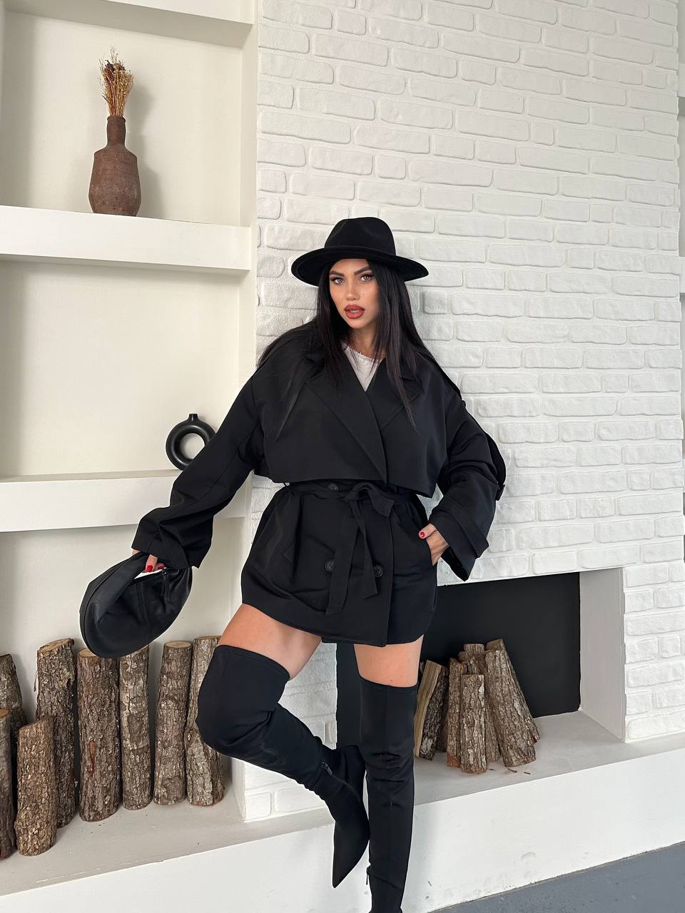 Kadın Modern Kesim ve Zarif Duruş Kuşaklı Trençkot