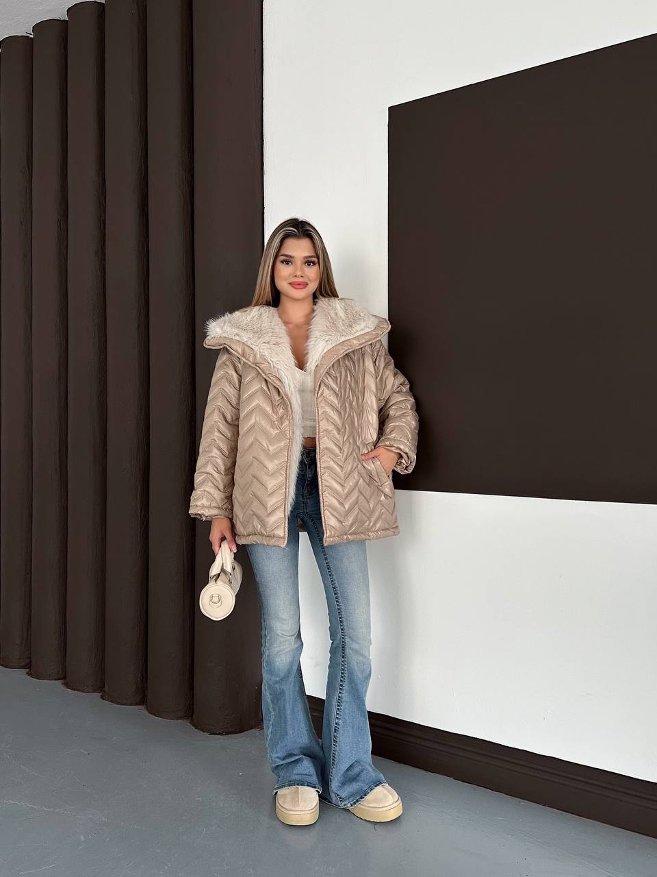 Kadın Kuşaklı Peluş Yaka Detaylı Şık Tasarım Kapitone Mont